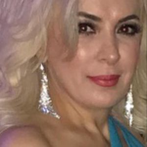 Meet your Posher, Roya